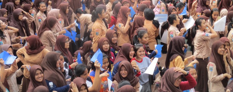 schoolgirls in Malang
