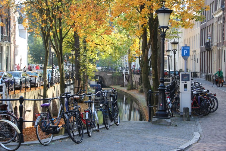 bikes along the Nieuwegracht