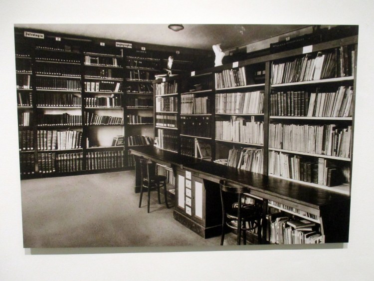 abdij - bibliotheek Marienkroon 1960